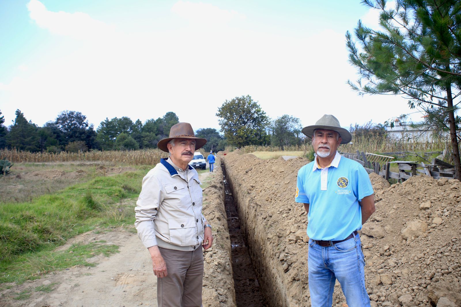 Supervisa Gustavo Jiménez avance de obras en Xochiteotla, Chiautempan